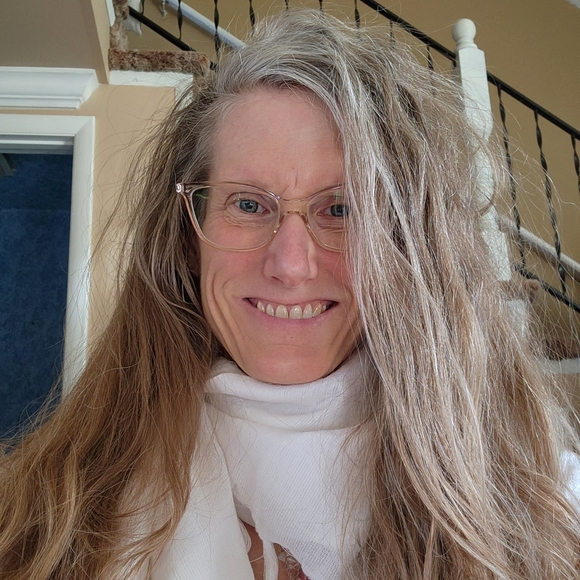 Meet your Posher, Kerry - Picture 1 of 1